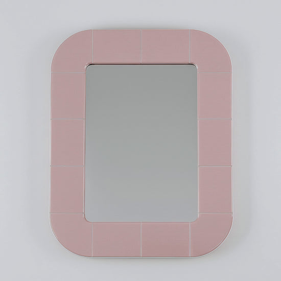 Portalito mirror with its double tubular frame inflating
